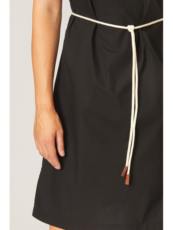 QUIOSQUE QUIOSQUE Každodenné šaty WARPI DRESS Čierna Regular Fit