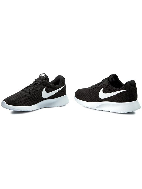 Nike Nike Снікерcи Tanjun 812655 011 Чорний