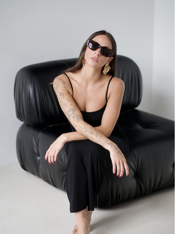 MAI MAI Sukienka dzianinowa MILA Czarny Feminine Fit