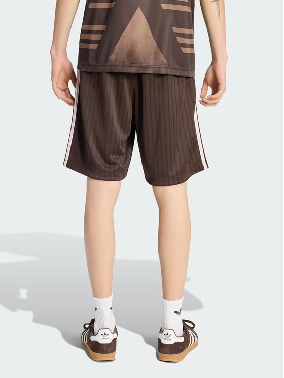 adidas adidas Szorty materiałowe 162226 Brązowy ciemny Regular Fit