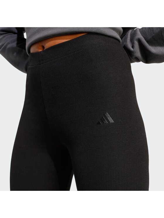 adidas adidas Legginsy Seasonal Essentials Rib Capri Czarny Fitted Fit