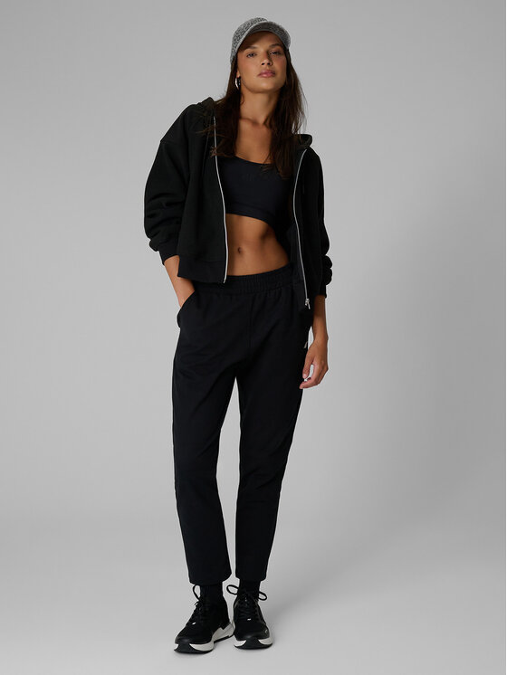 4F 4F Spodnie dresowe BASIC+ Czarny Slim Fit