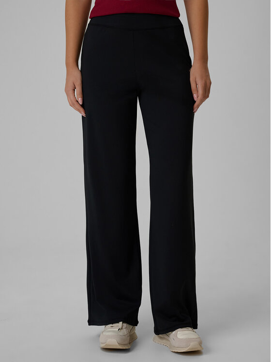 4F 4F Spodnie dresowe ESSENTIAL Czarny Regular Fit