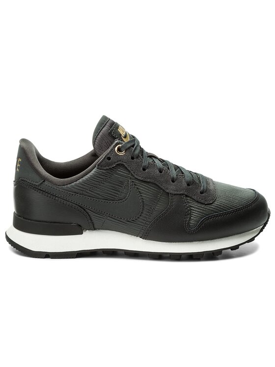Nike prm internationalist deals