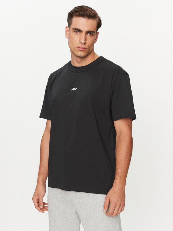 New Balance Tričko Athletics Remastered Graphic Cotton Jersey Short Sleeve T-shirt MT31504 Čierna Regular Fit