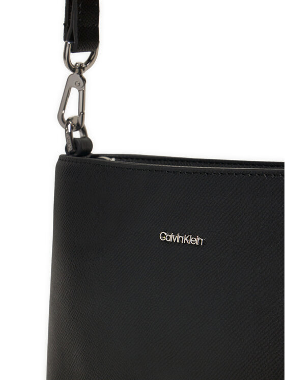 Calvin Klein Calvin Klein Τσάντα Ck Must Small Bucket_Caviar K60K613129 Μαύρο