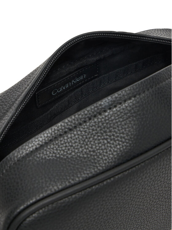 Calvin Klein Calvin Klein Kozmetická taštička Ck Must Washbag/Dopp Kit LV04D1046G Čierna