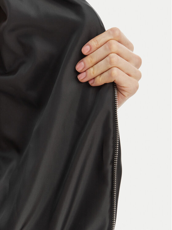 Rinascimento Rinascimento Bunda z imitace kůže CFC0127530003 Černá Relaxed Fit
