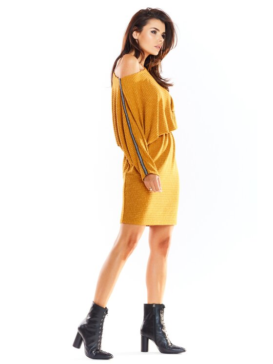 Awama Awama Sukienka dzianinowa A325 Brązowy Basic Fit