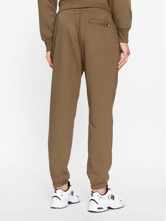 New Balance New Balance Donji dio trenerke Essentials Stacked Logo French Terry Sweatpant MP31539 Smeđa Regular Fit