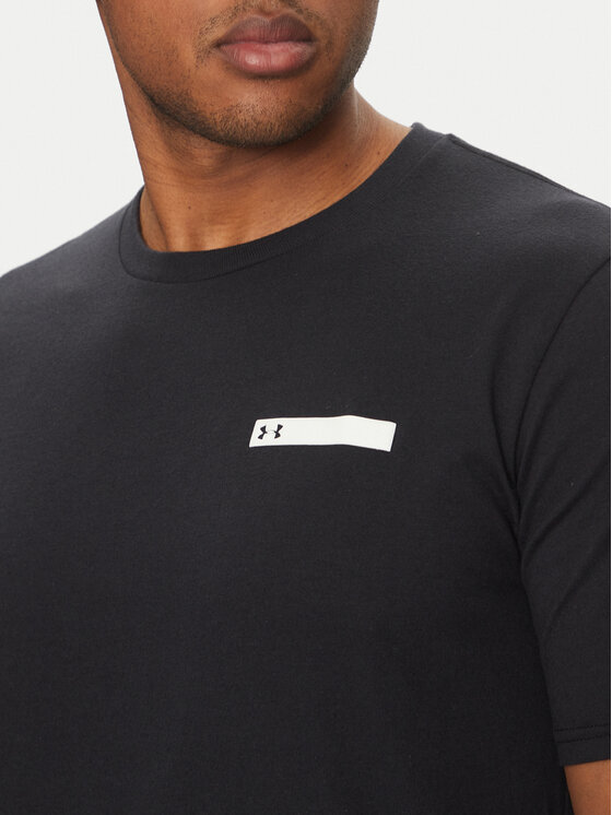 Under Armour Under Armour Футболка Strip Logo 1390203 Чорний Relaxed Fit