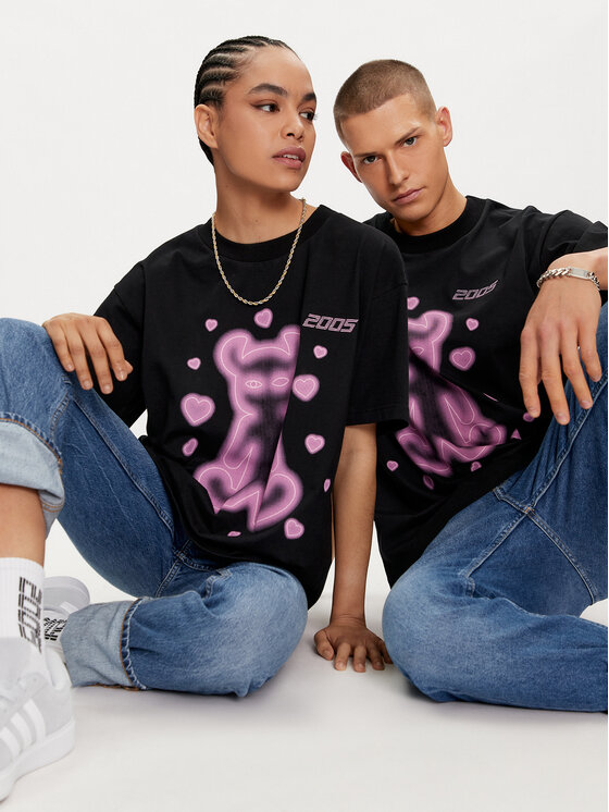 2005 2005 T-Shirt Unisex Lovely Horned Lucy Czarny Relaxed Fit