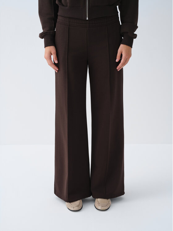 La Mania La Mania Spodnie dresowe APOLLO Brązowy ciemny Basic Fit