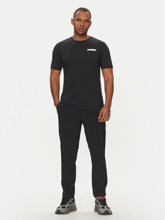 Under Armour Under Armour Тишърт Strip Logo 1390203 Черен Relaxed Fit