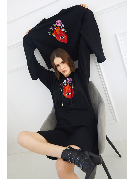 White Rvbbit White Rvbbit Bluza krótka "serce" Czarny Regular Fit