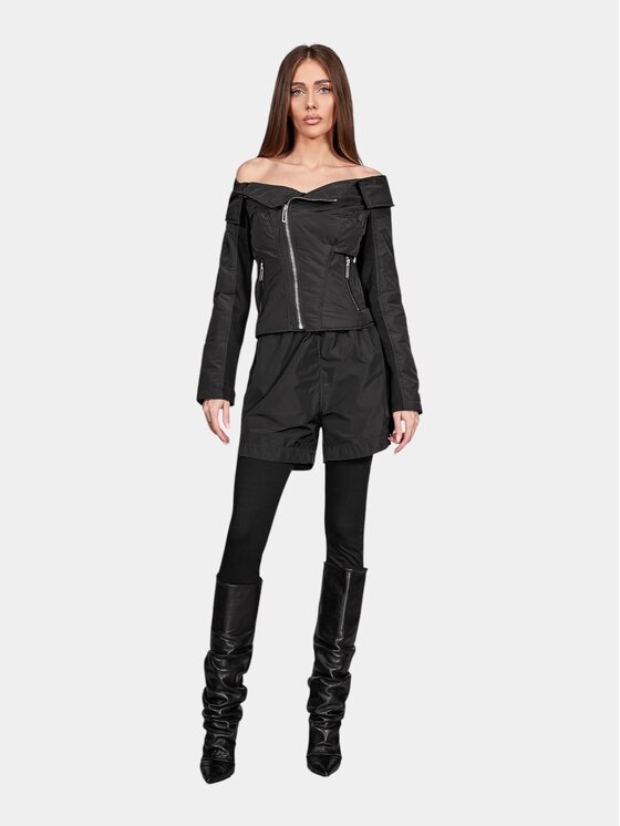 MADE BY SOCIETY MADE BY SOCIETY Spodnie materiałowe COSMIC REBEL Bermuda Shorts - B27416 Czarny Basic Fit