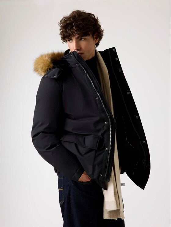 Guess Guess Демісезонна куртка 179561 Чорний Classic Fit