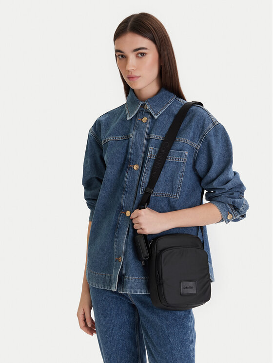 Calvin Klein Calvin Klein Мъжка чантичка Puffer Utility Reporter LV04D3200G Черен