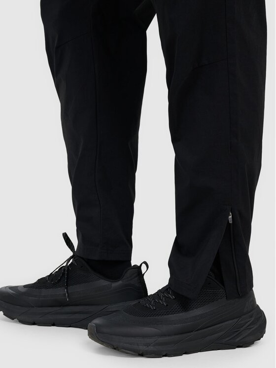 4F 4F Pantaloni di tessuto 4FRAW25TTROM1612-20S Nero Regular Fit