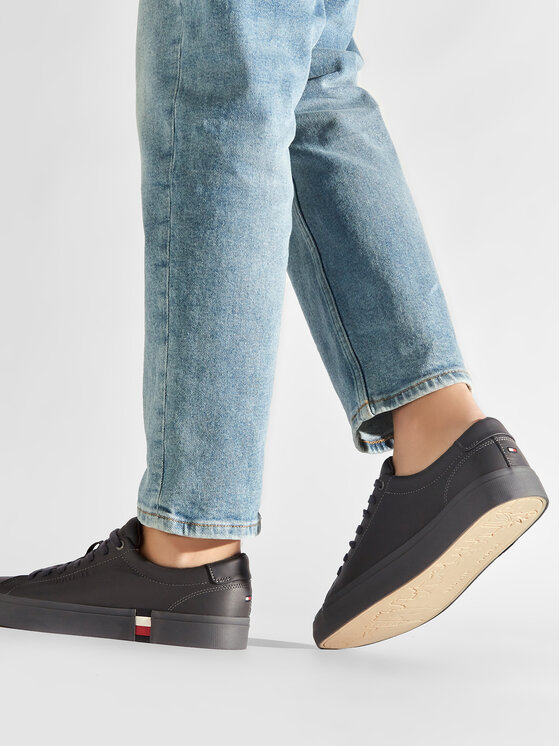Tommy hilfiger corporate leather deals