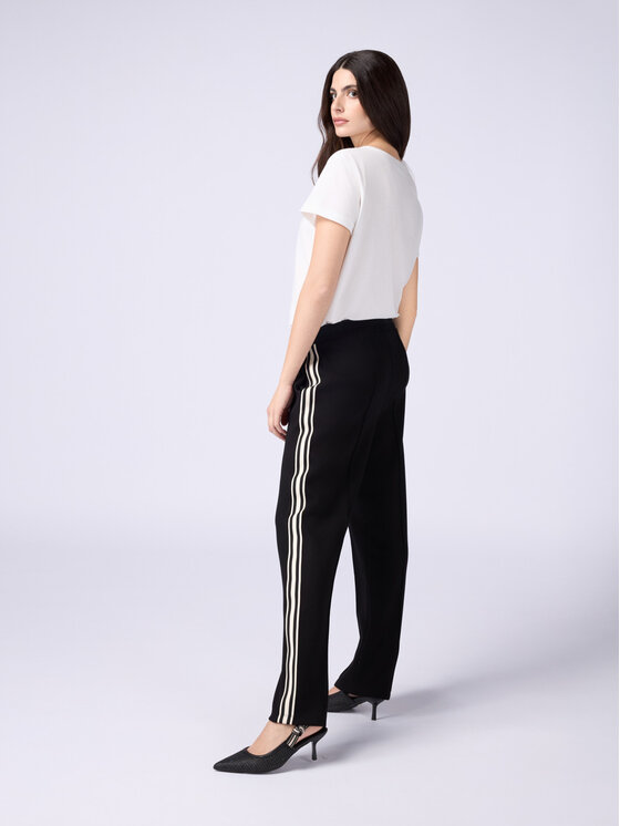 Oltre Oltre Pantaloni di tessuto P825J002377N0Z3 Nero Regular Fit