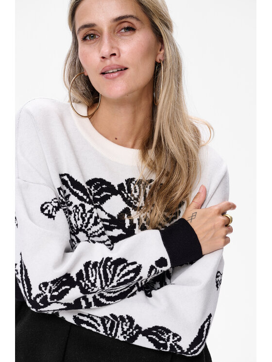 blue shadow blue shadow Sweter Jui Czarny Regular Fit