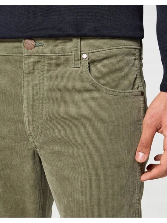 Wrangler Wrangler Spodnie materiałowe 112355087 Zielony Straight Fit