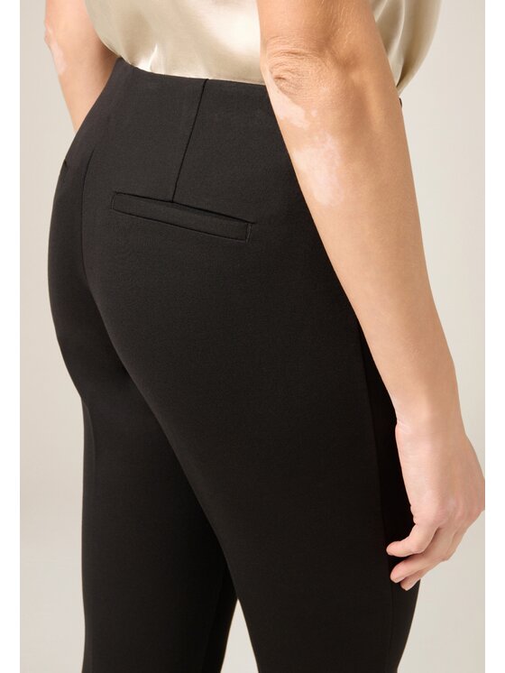 Oltre Oltre Pantaloni di tessuto P070R008830N033 Nero Flare Fit