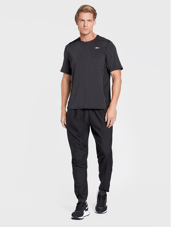 Reebok Reebok Тениска от техническо трико Activchill Athlete HG4069 Черен Slim Fit