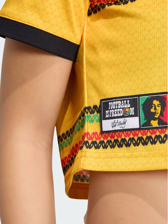 adidas adidas Koszulka techniczna Jamaica 26 x Bob Marley Home Cropped Jersey Żółty Regular Fit