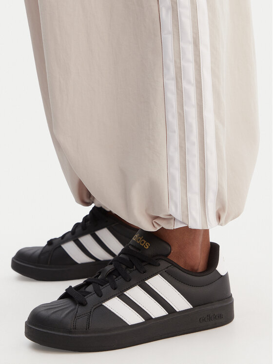 adidas adidas Donji dio trenerke Essentials 3-Stripes JC8168 Bež Loose Fit