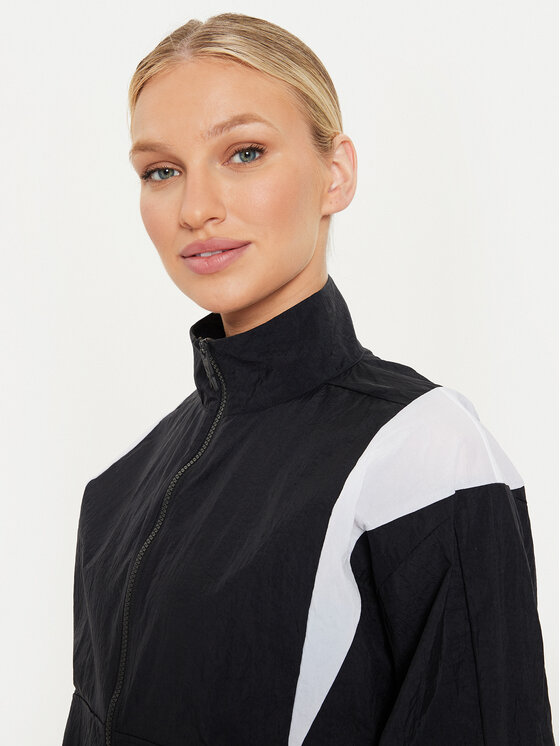Reebok Reebok Prechodná bunda Woven Jacket 100072686 Čierna Regular Fit
