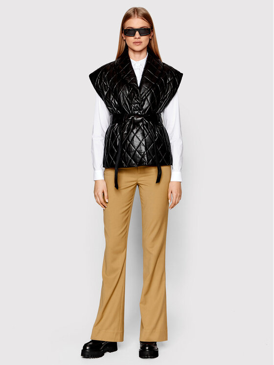 Gestuz Gestuz Varrukateta jakk 10905878 Must Regular Fit