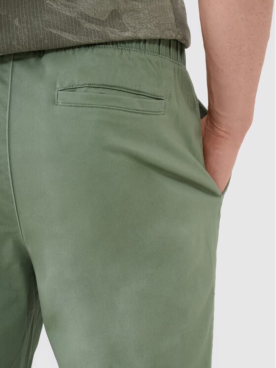 4F 4F Pantaloni di tessuto 4FWSS25TTROM0999-44S Verde Regular Fit