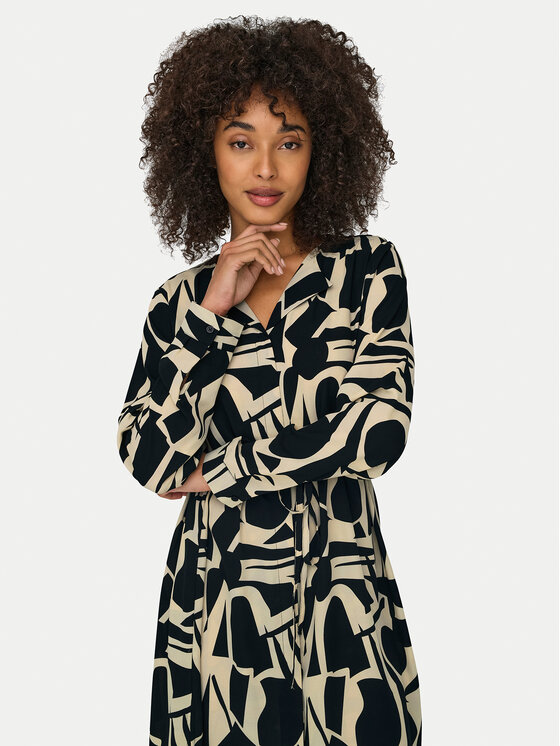 ONLY ONLY Marškinių tipo suknelė Tiana 15332602 Juoda Regular Fit