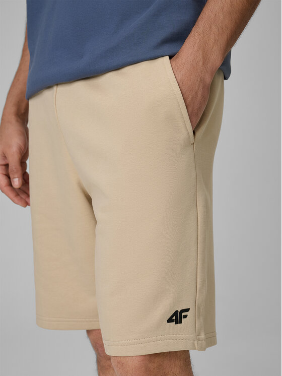 4F 4F Szorty sportowe BASIC+ Beżowy Regular Fit