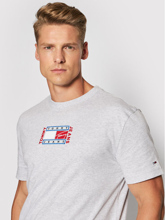 Tommy Jeans Tričko Tjm Timeless Tommy Flag DM0DM10621 Sivá Regular Fit •  Modivo.sk