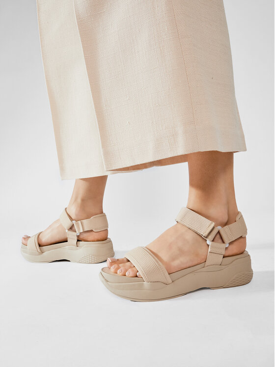 Vagabond Shoemakers Vagabond Σανδάλια Lori 4949-202-13 Μπεζ