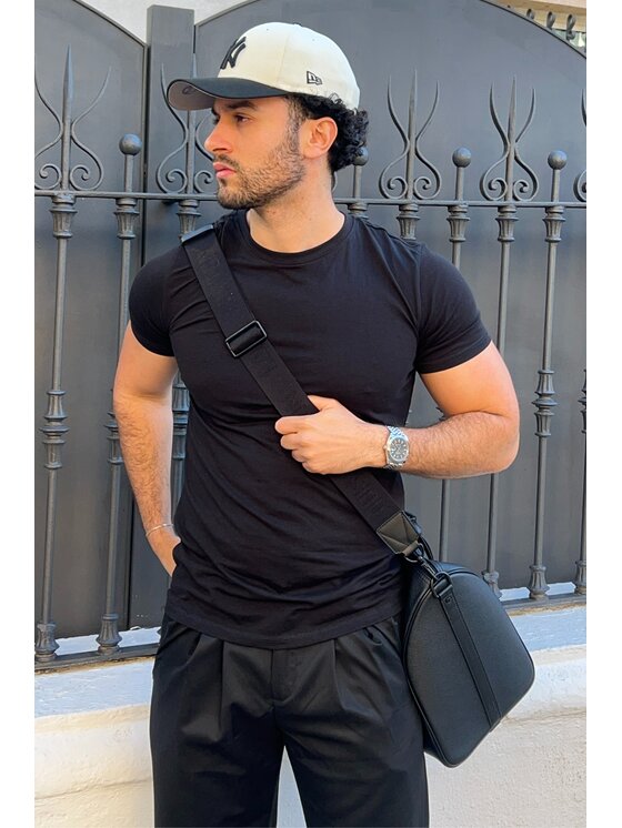 TeeShoppen TeeShoppen T-Shirt 'Muscle Collection' Czarny Slim Fit
