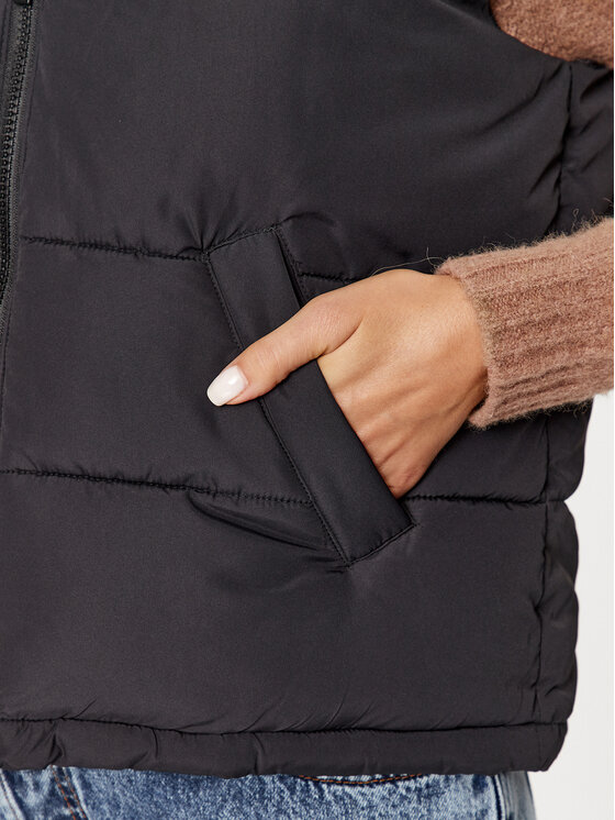 Noisy May Noisy May Brezrokavnik Dalcon 27027287 Črna Regular Fit