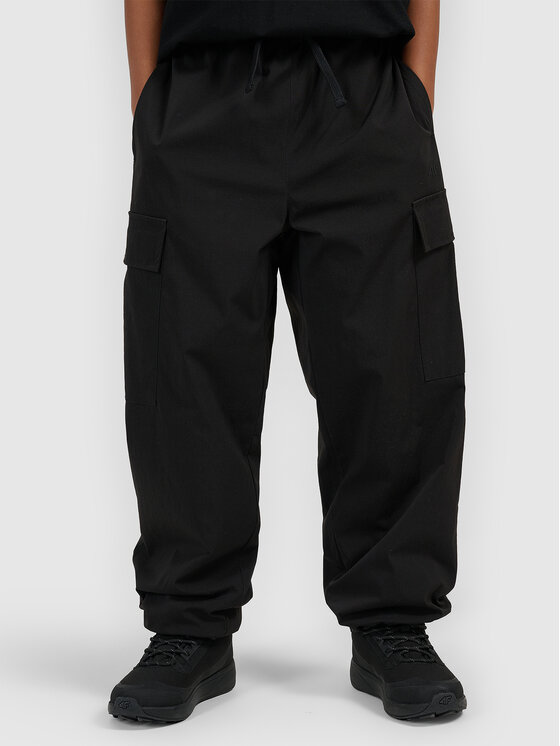 4F 4F Spodnie dresowe APRES SKI Czarny Loose Fit