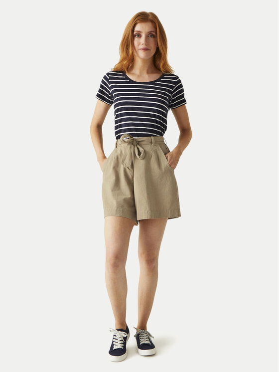 Regatta Regatta Шорти от плат Sabela II RWJ311 Бежов Relaxed Fit