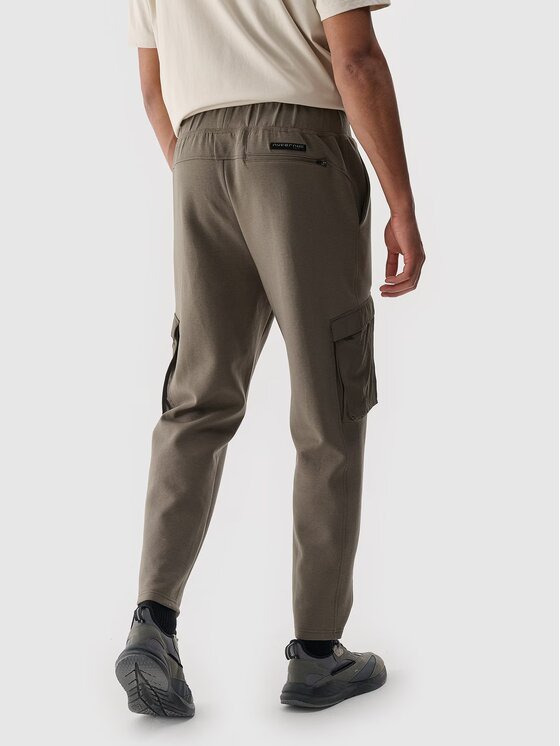 4F 4F Spodnie materiałowe 4FWSS25TTROM0990-80S Brązowy Regular Fit