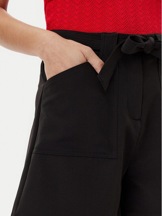 Guess Guess Kratke hlače W5GD0I WH9Y2 Crna Loose Fit