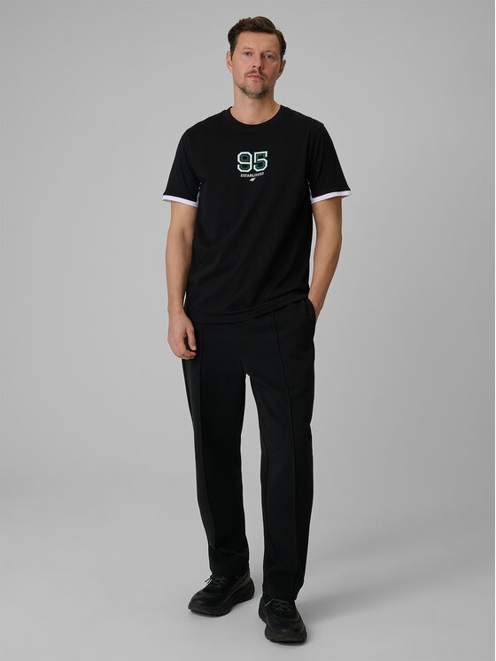 4F 4F Spodnie dresowe SPORT STORIES 25/26 Czarny Regular Fit