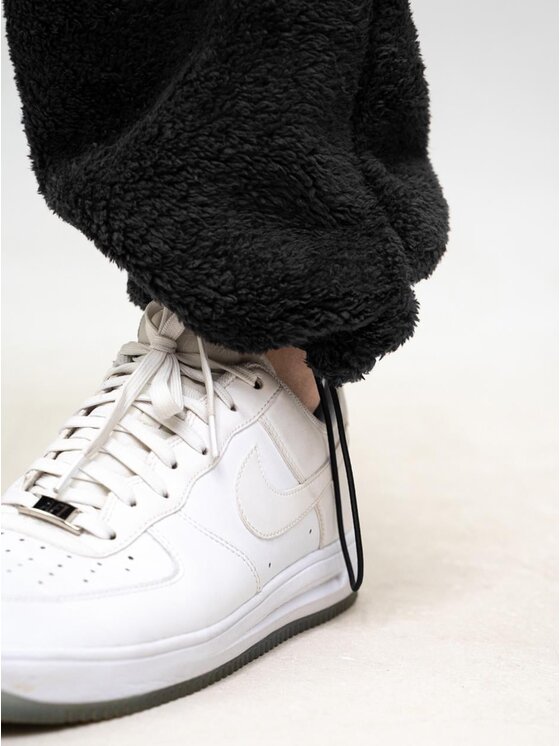 Jigga Wear Jigga Wear Spodnie dresowe Szerokie luźne polarowe futerko sherpa 130600 Czarny Baggy Fit