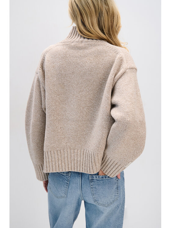 Fobya Fobya Sweter F2096 Beżowy Basic Fit