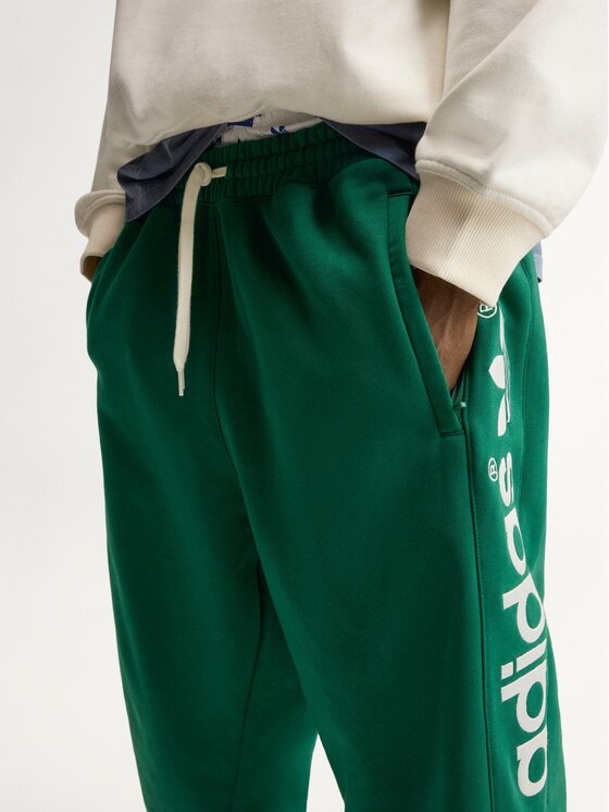 adidas adidas Spodnie dresowe 172437 Zielony ciemny Loose Fit