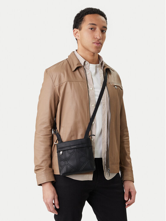 Calvin Klein Geantă crossover Emblem Emboss Slim Flatpack LV04D3370G Negru