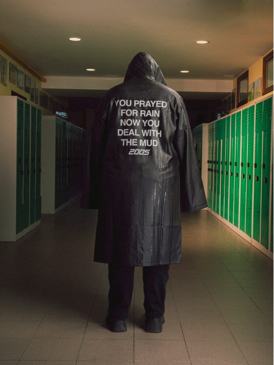 2005 2005 Kabát VINYL RAINCOAT Čierna Oversize